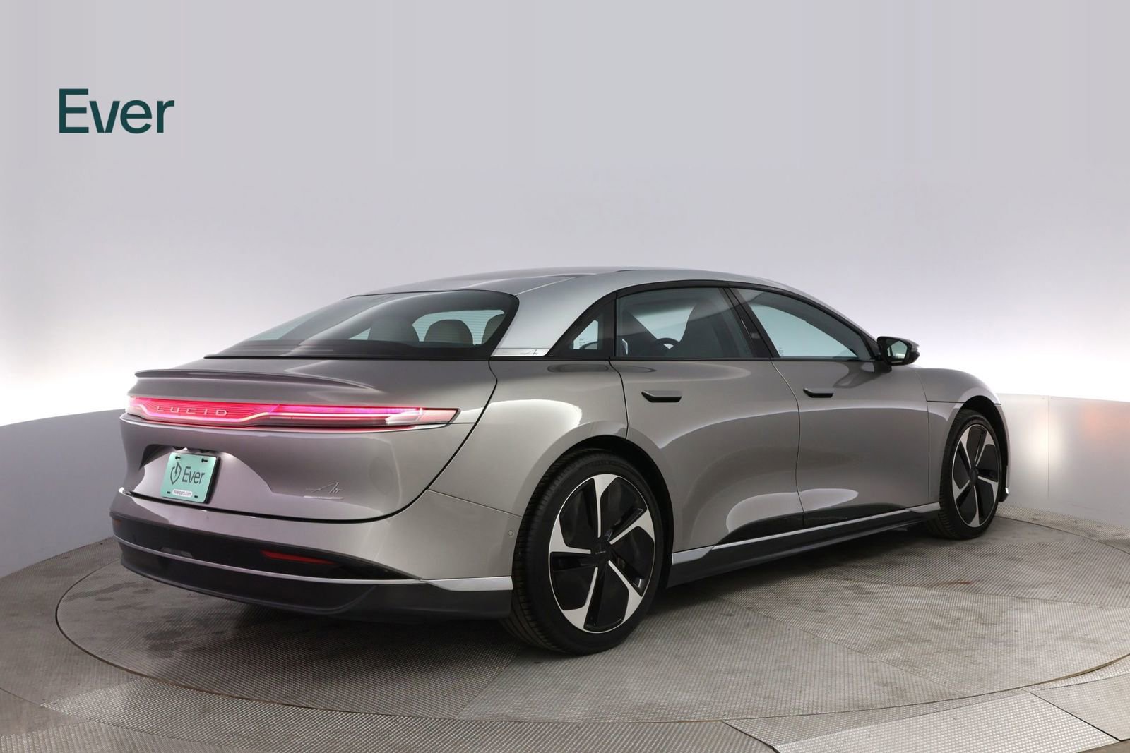 Used 2023 Lucid Air Touring image 3