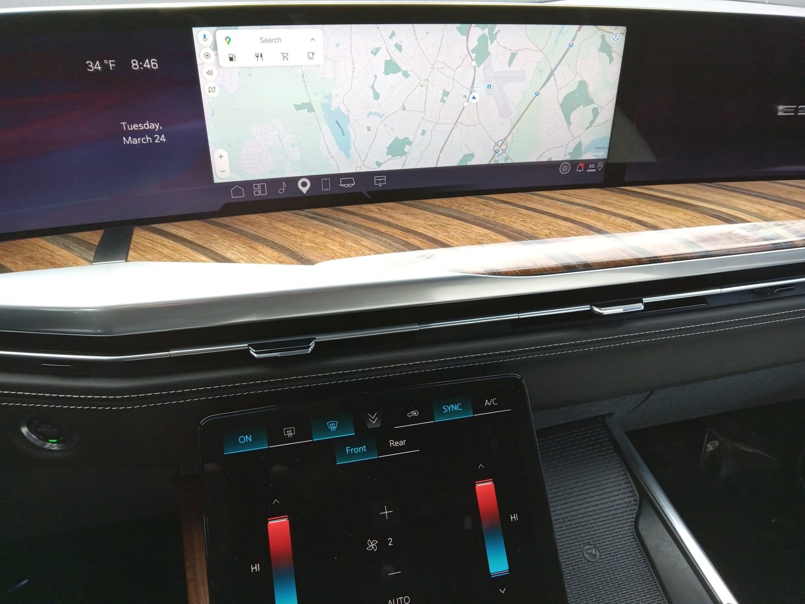 Used 2025 Cadillac Escalade Sport Platinum w/ LPO, ONYX Package image 17