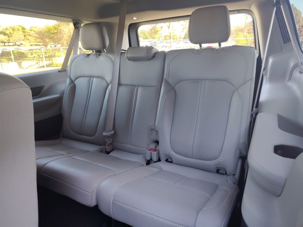 Used 2024 Jeep Wagoneer L Series III image 5