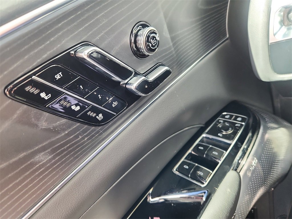 New 2026 Cadillac Lyriq Premium Luxury image 19