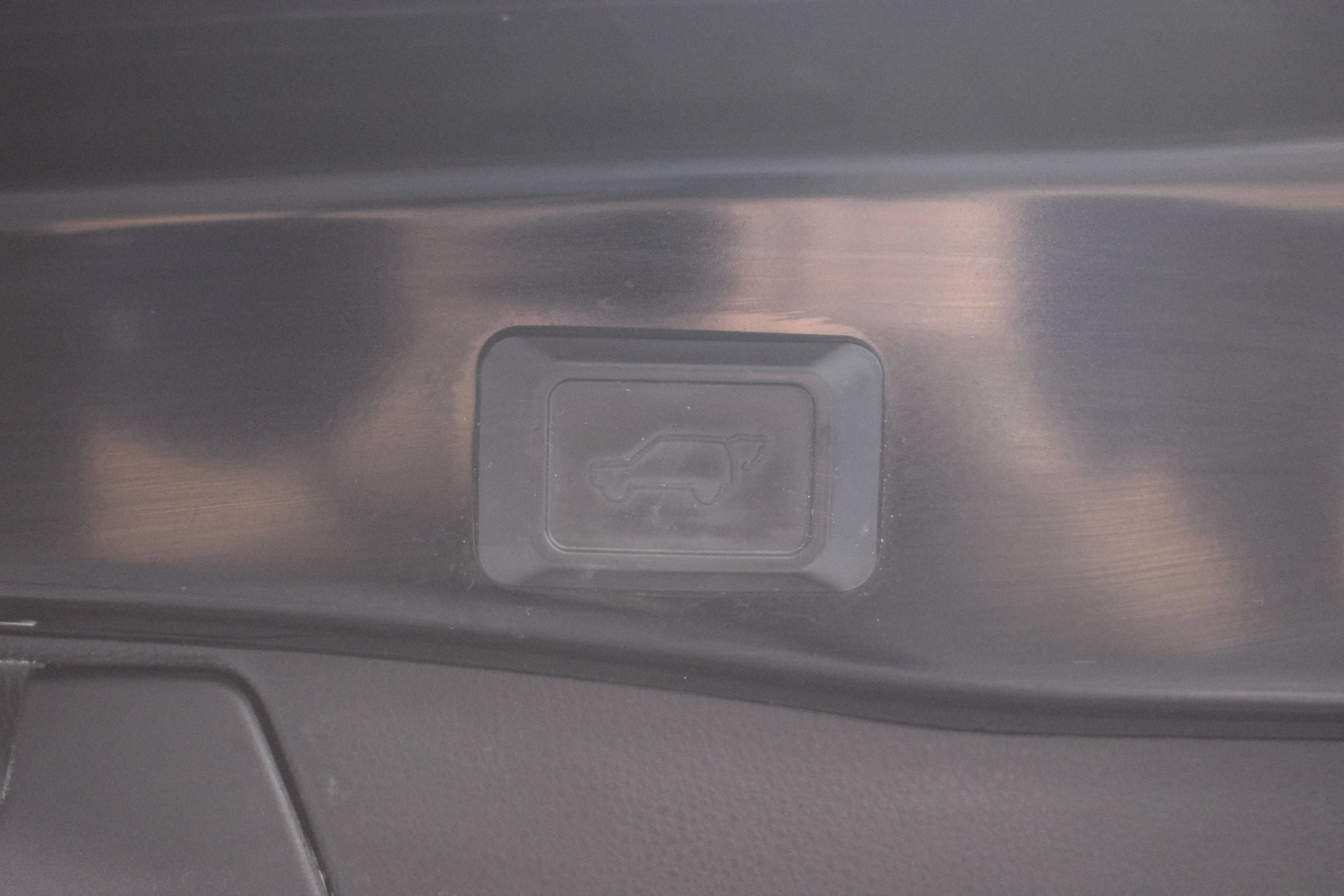 Used 2019 Toyota RAV4 XLE w/ Convenience Package AWD/4WD image 12