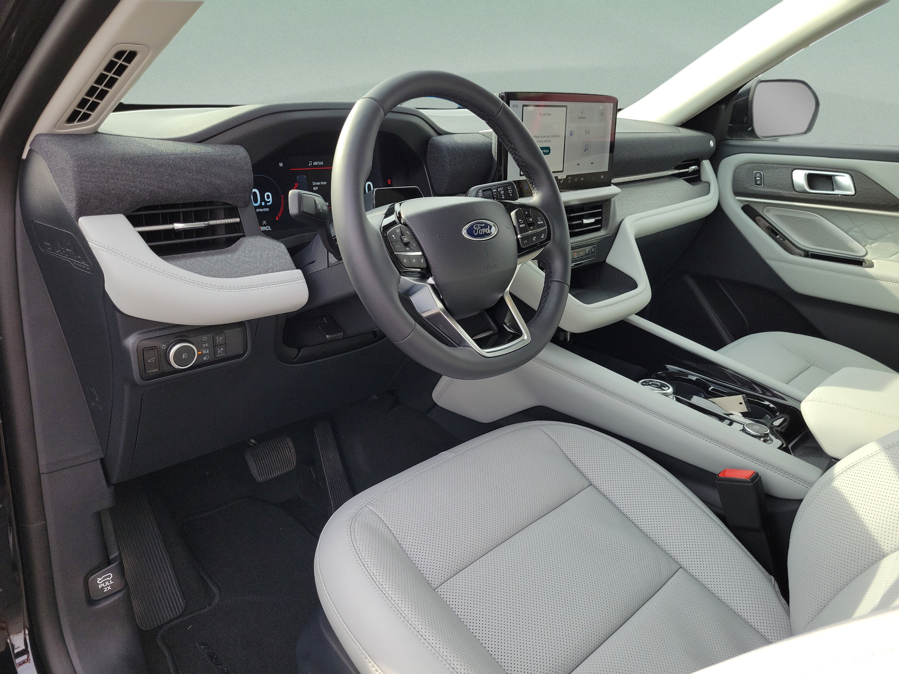 New 2026 Ford Explorer Platinum w/ LUX Leather Package AWD/4WD image 16