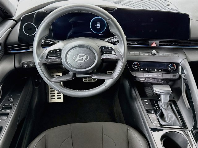 Certified 2025 Hyundai Elantra SEL FWD image 23