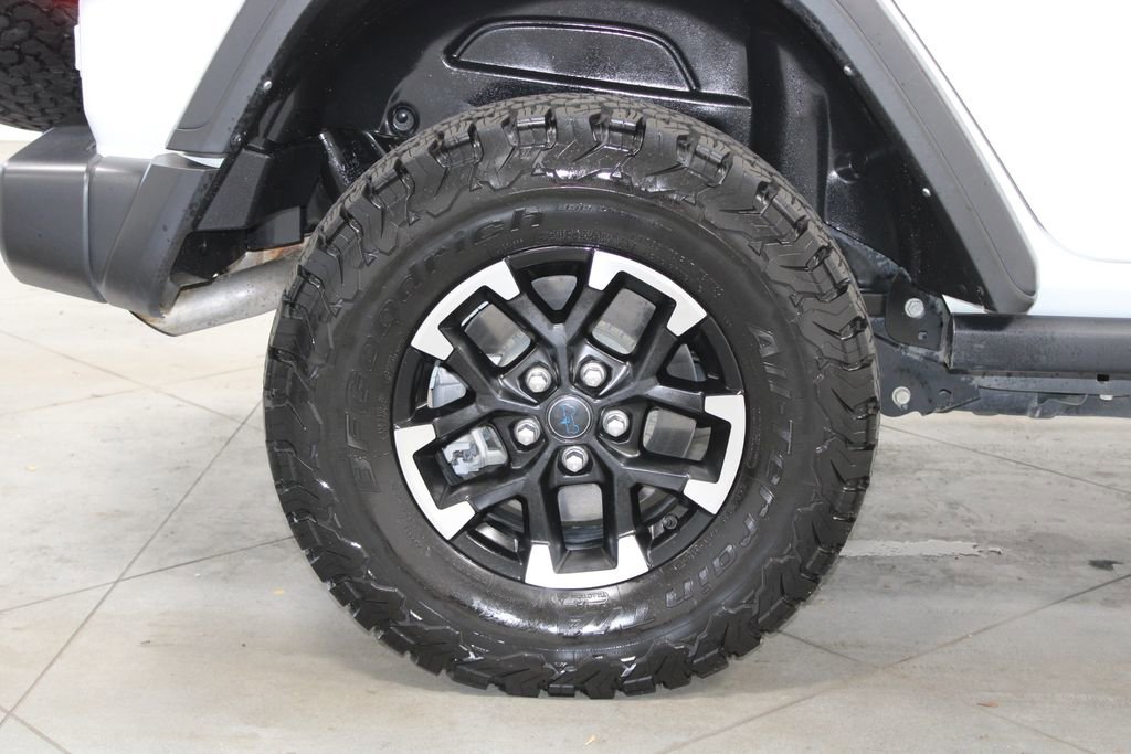 Used 2024 Jeep Wrangler Unlimited Rubicon 4xe AWD/4WD image 16