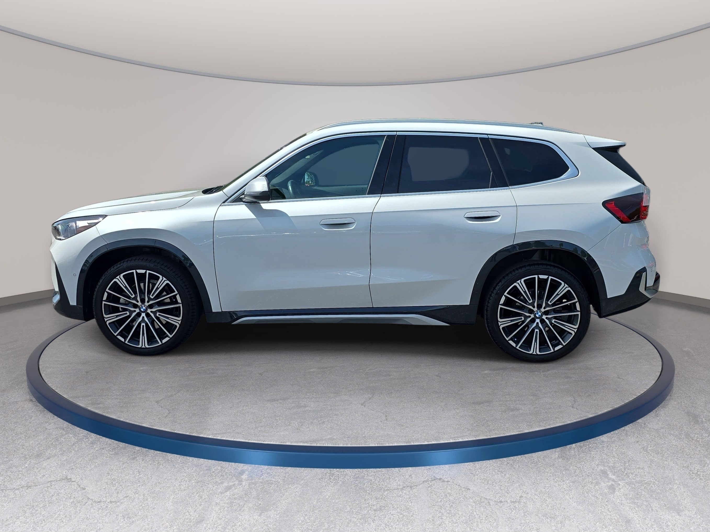 Used 2024 BMW X1 xDrive28i w/ Convenience Package image 8