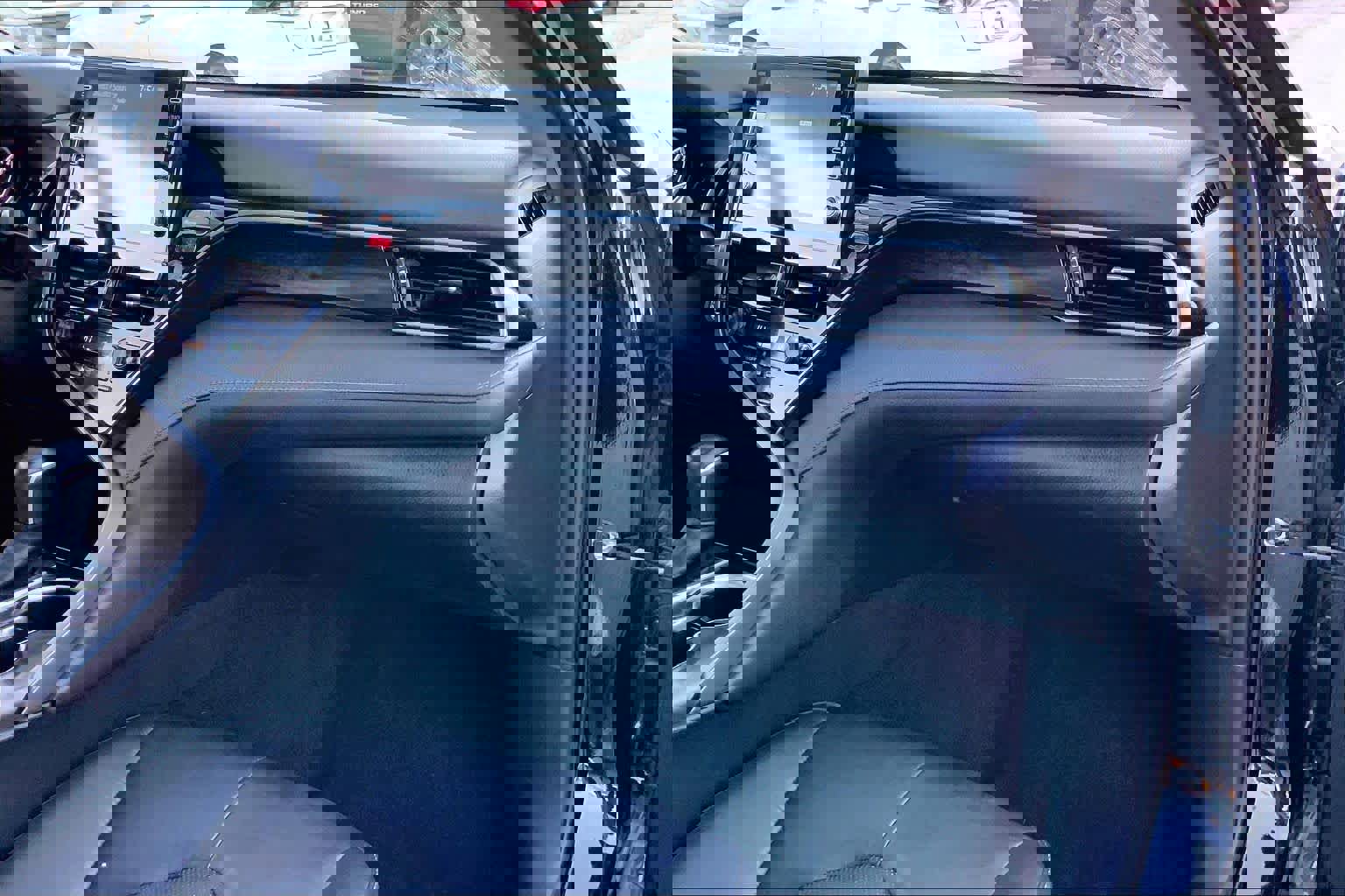 Used 2024 Toyota Camry XLE image 18