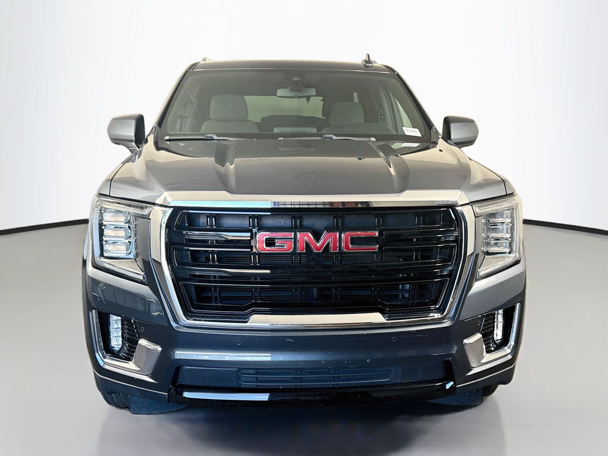 Used 2021 GMC Yukon SLE RWD image 2