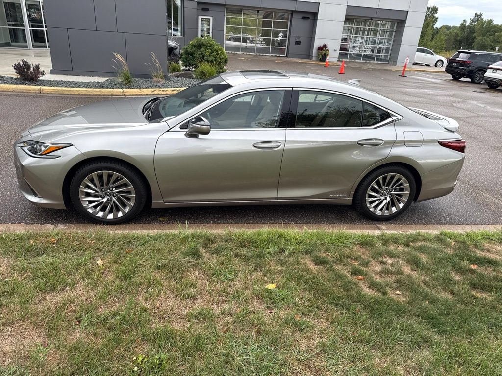 Used 2019 Lexus ES 300h FWD image 5