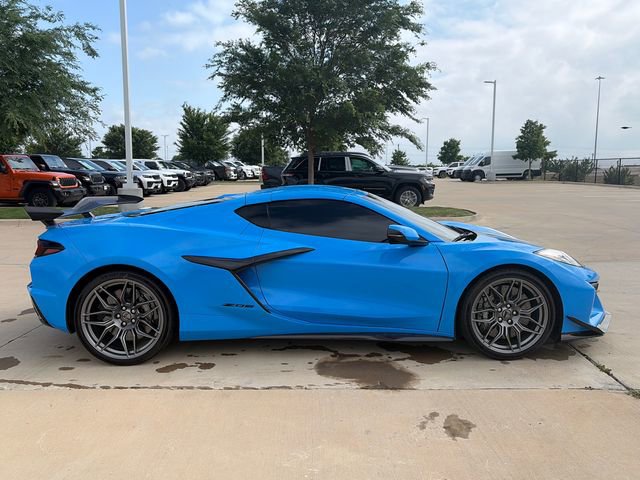 Used 2023 Chevrolet Corvette Z06 w/ Z07 Performance Package RWD image 10