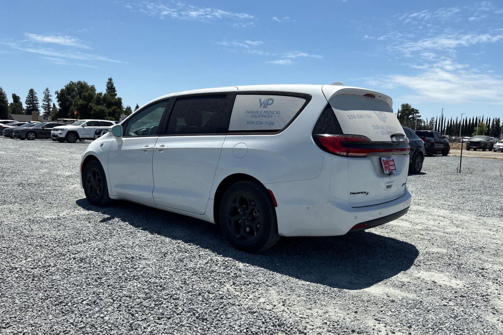 Used 2022 Chrysler Pacifica Limited w/ S Appearance Package FWD image 7