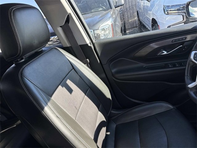 Used 2022 GMC Terrain SLT image 13