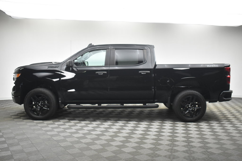 Used 2022 Chevrolet Silverado 1500 Custom Trail Boss w/ Midnight Edition AWD/4WD image 10