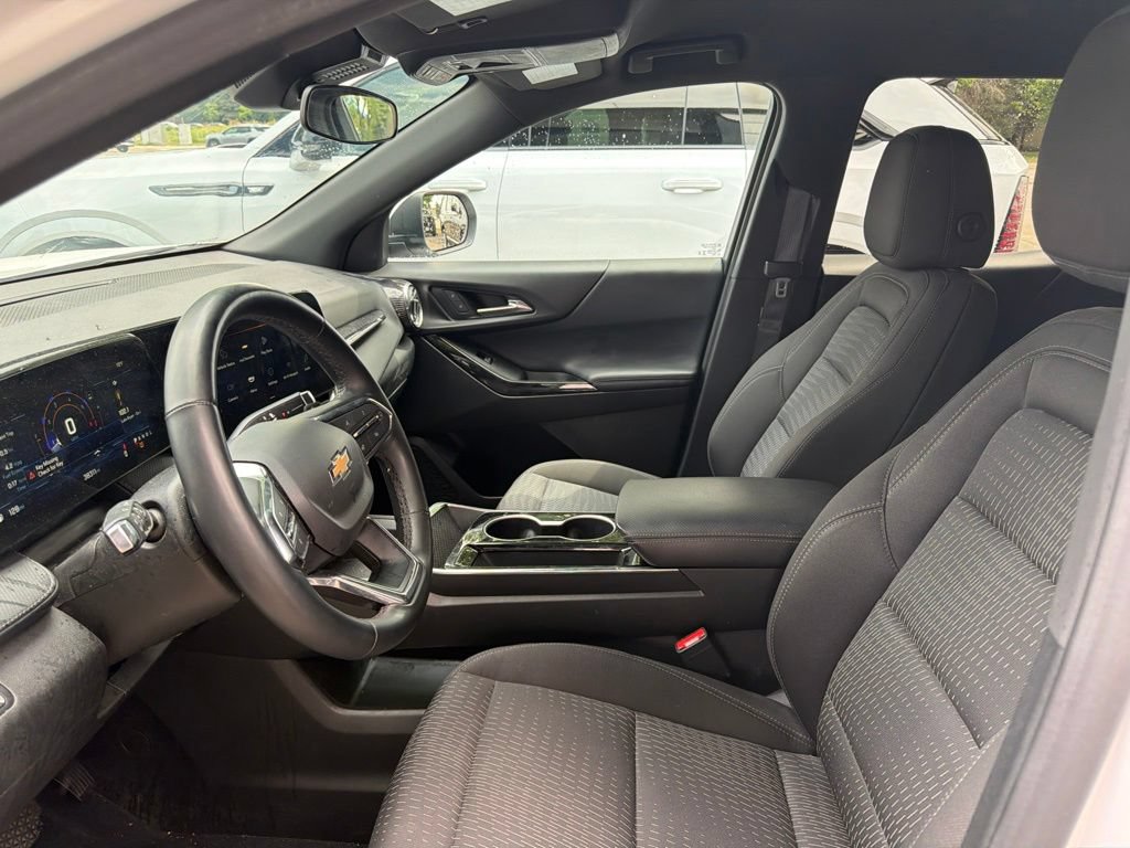 Used 2025 Chevrolet Equinox LT FWD image 14