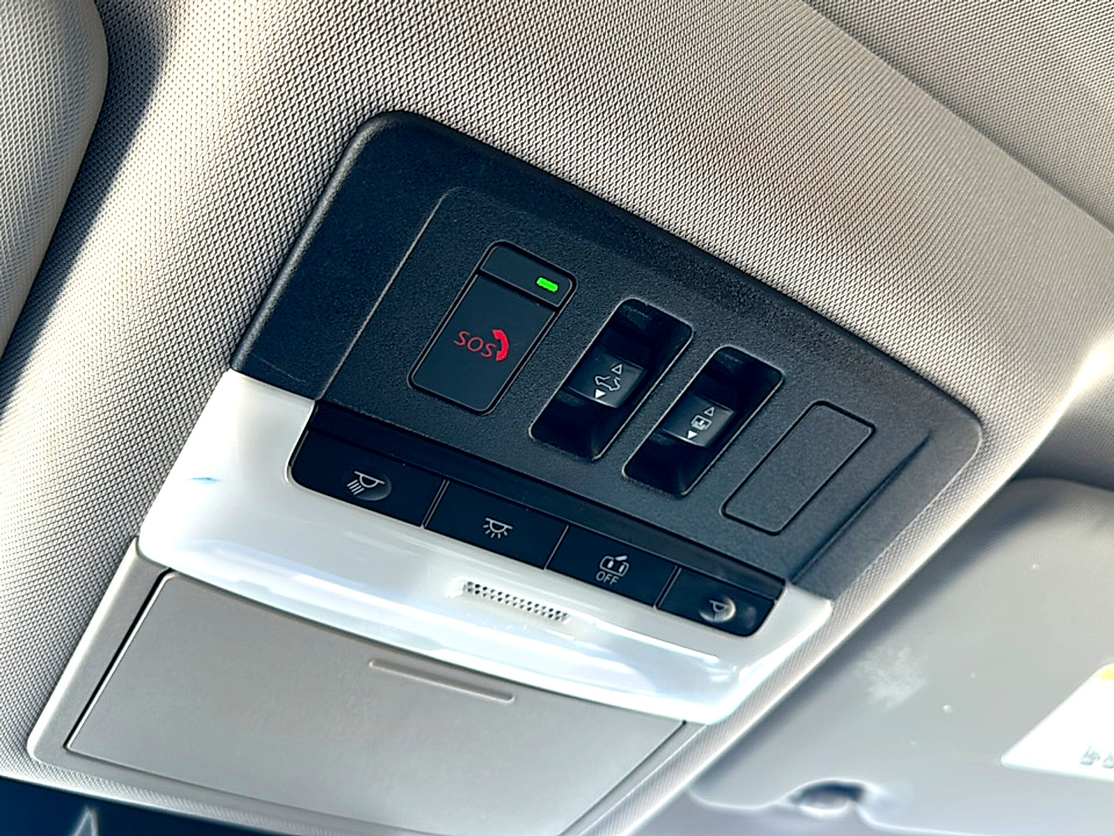 Used 2021 Nissan Rogue SV w/ Premium Package image 37