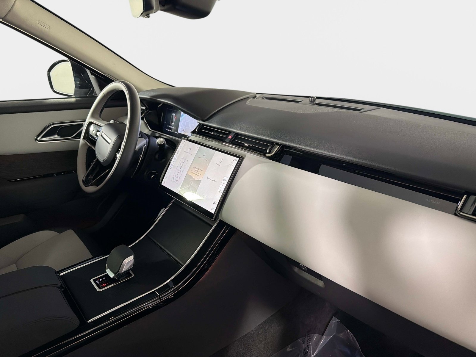 Used 2025 Land Rover Range Rover Velar Dynamic SE AWD/4WD image 23