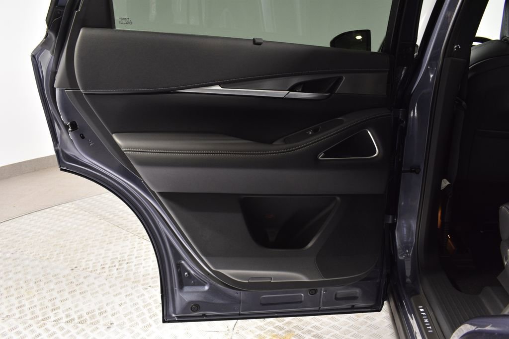 New 2026 INFINITI QX60 Luxe w/ Family Package image 27