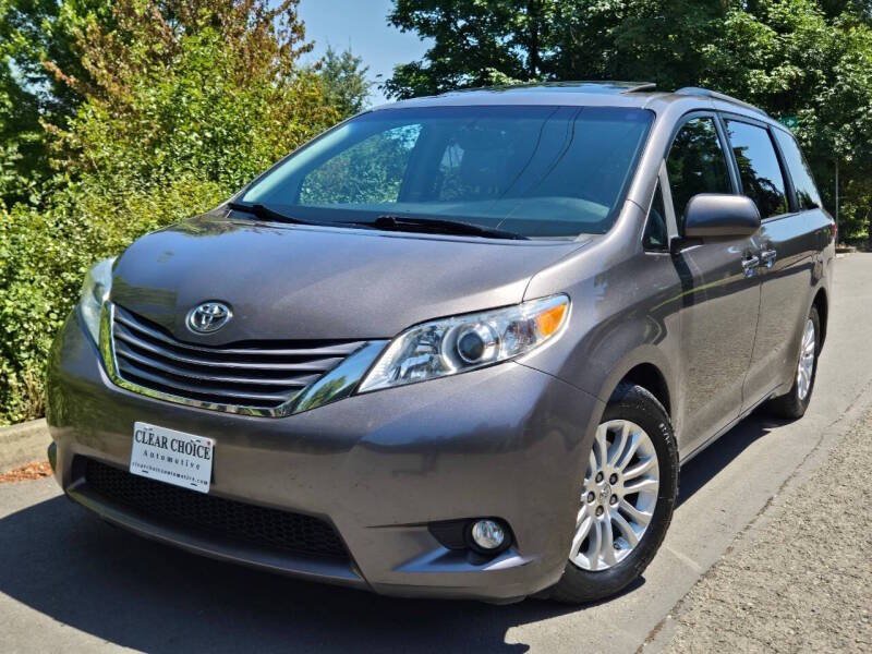 Used 2016 Toyota Sienna XLE FWD image 8