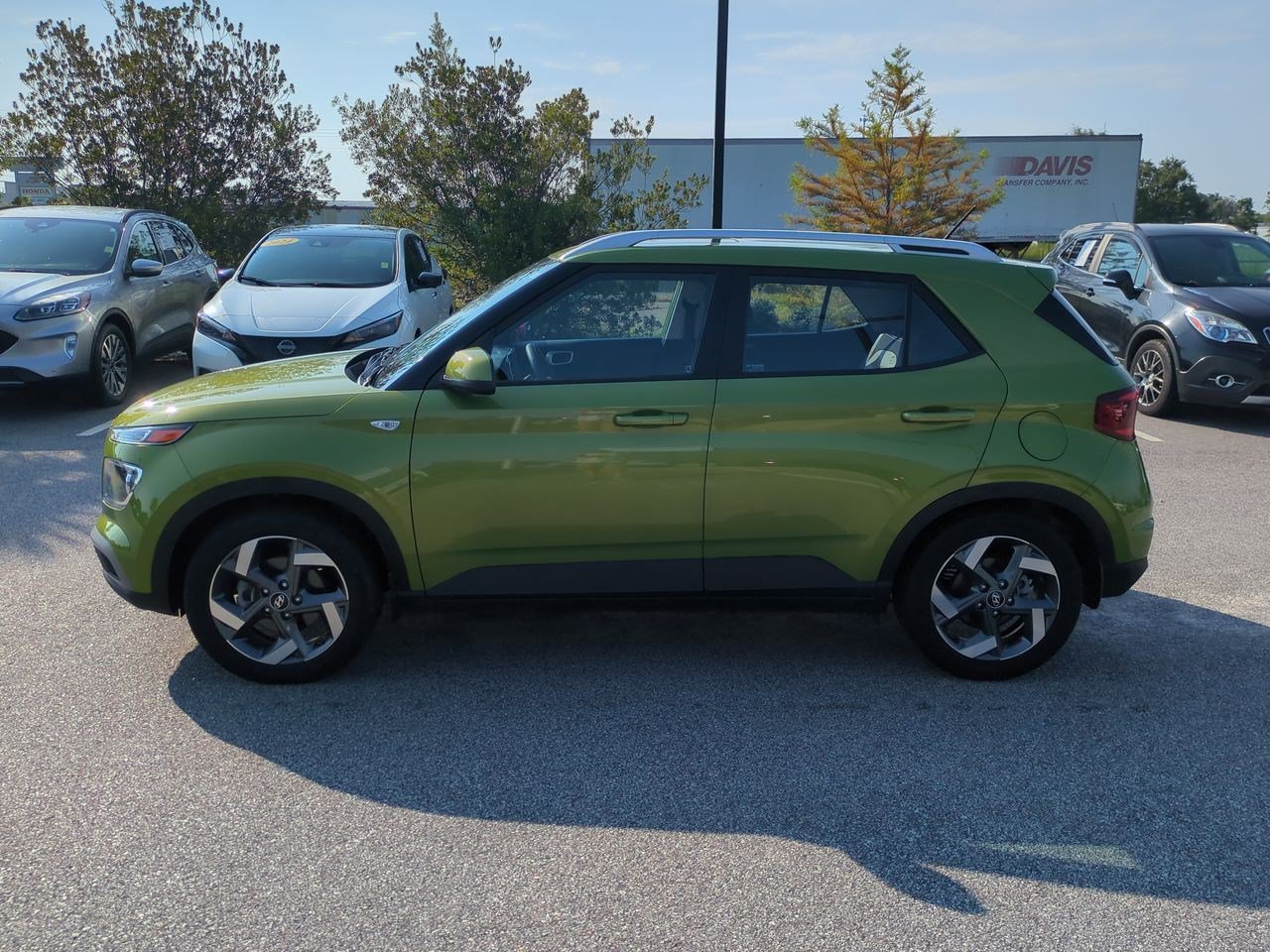 Used 2023 Hyundai Venue SEL FWD image 7