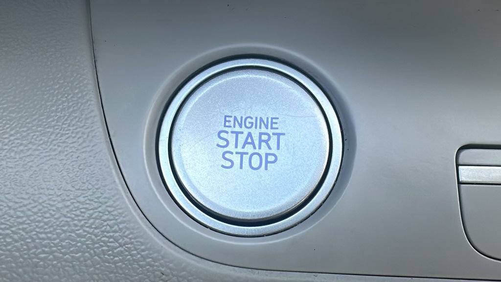 Used 2024 Hyundai Elantra Limited FWD image 25