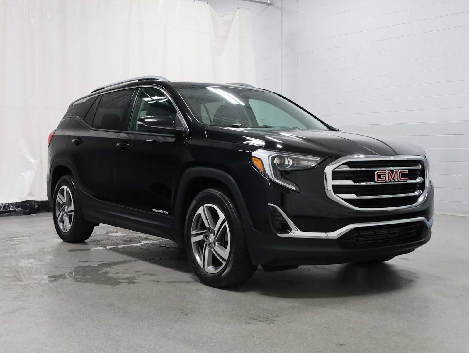 Used 2021 GMC Terrain SLT w/ Infotainment Package II AWD/4WD image 13