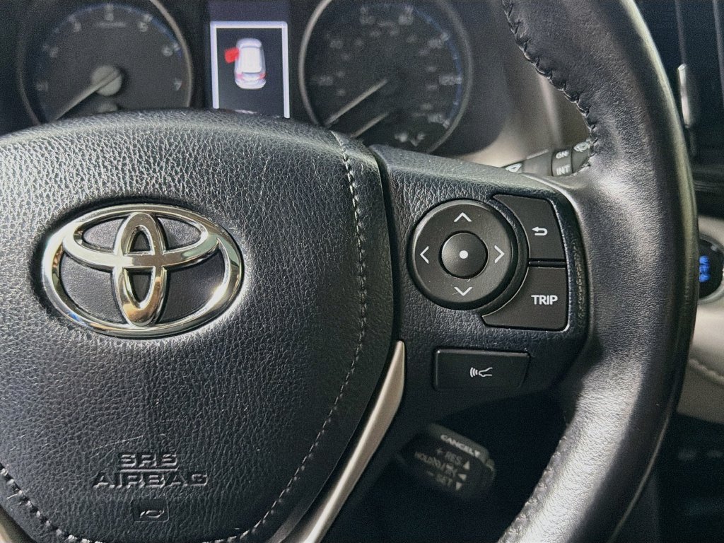 Used 2017 Toyota RAV4 XLE FWD image 17