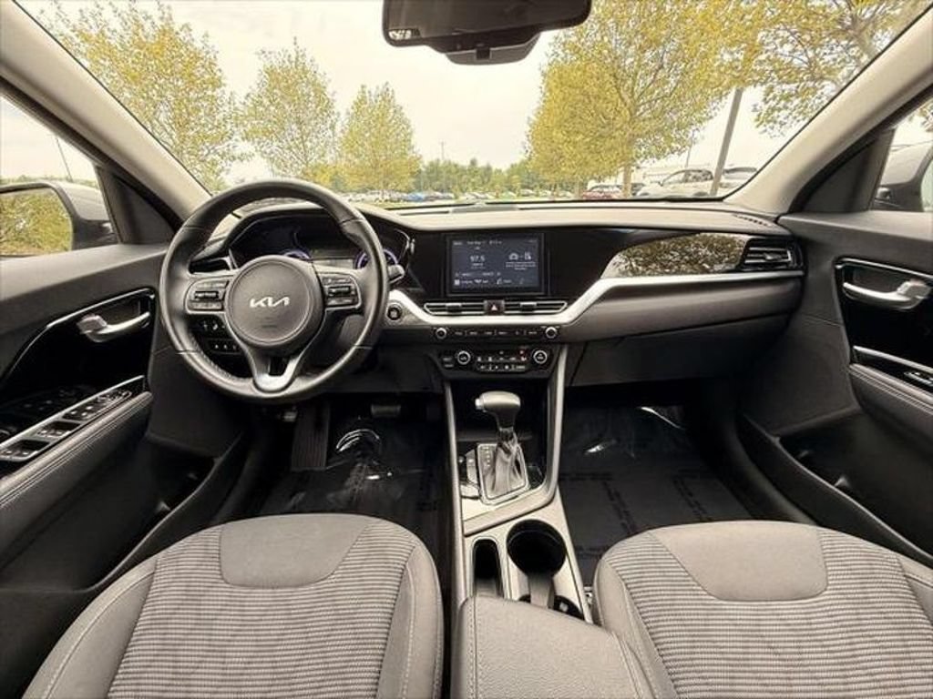 Used 2022 Kia Niro LXS FWD image 19