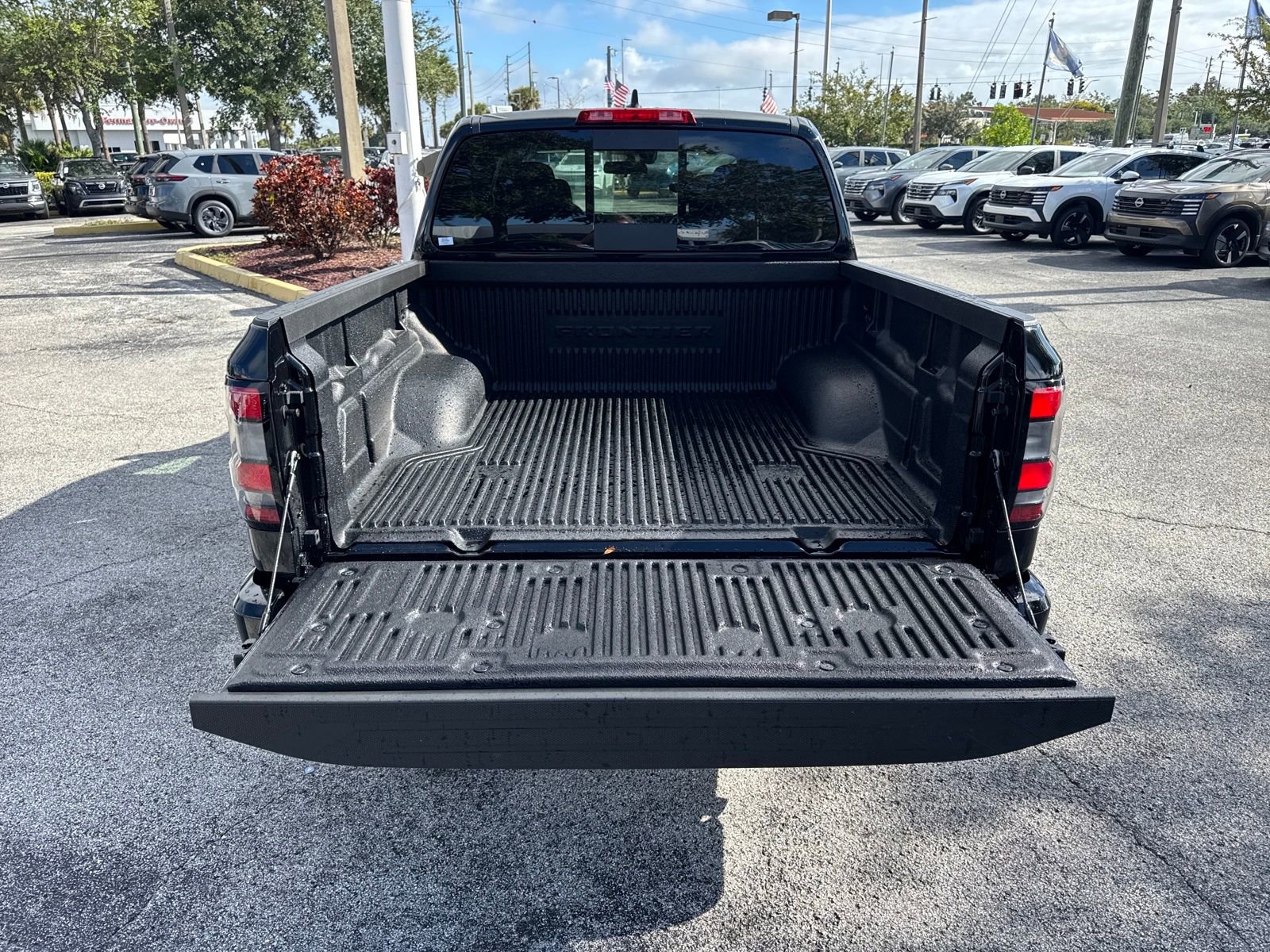 New 2026 Nissan Frontier SV image 8