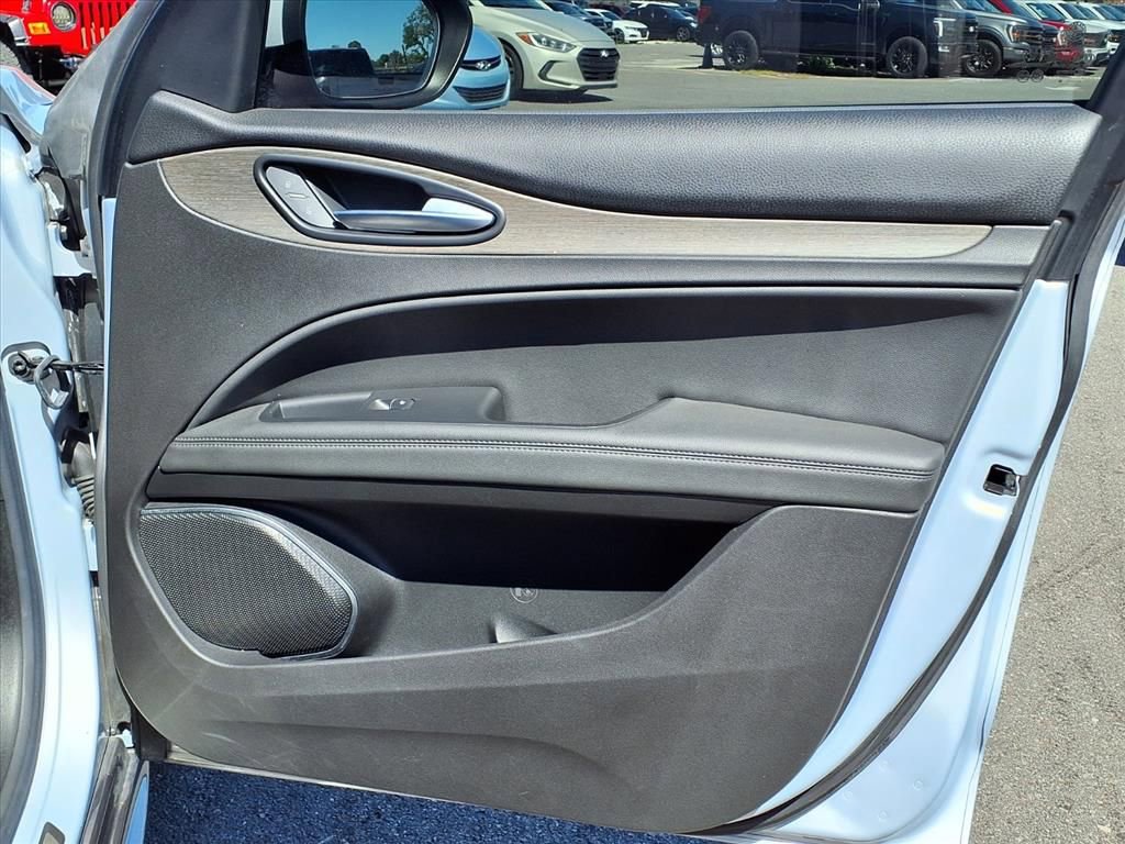 Used 2023 Alfa Romeo Stelvio Ti w/ Active Assist Plus Package AWD/4WD image 12