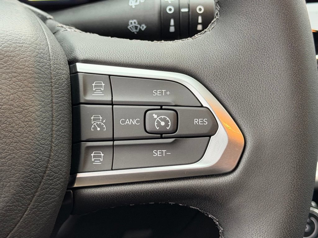New 2026 Jeep Compass Limited w/ Sun, Sound & Navigation Group AWD/4WD image 17