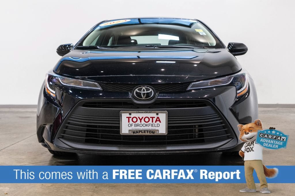 Used 2024 Toyota Corolla LE FWD image 2