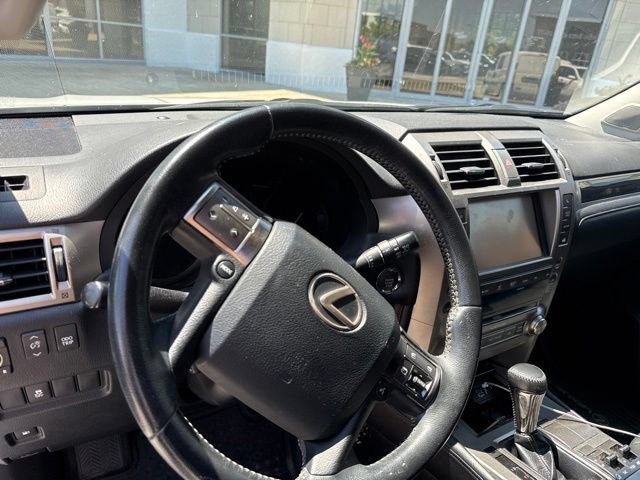 Used 2017 Lexus GX 460 w/ Navigation Package AWD/4WD image 13