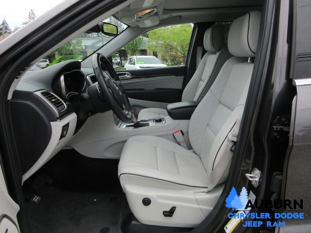Used 2017 Jeep Grand Cherokee Summit image 24