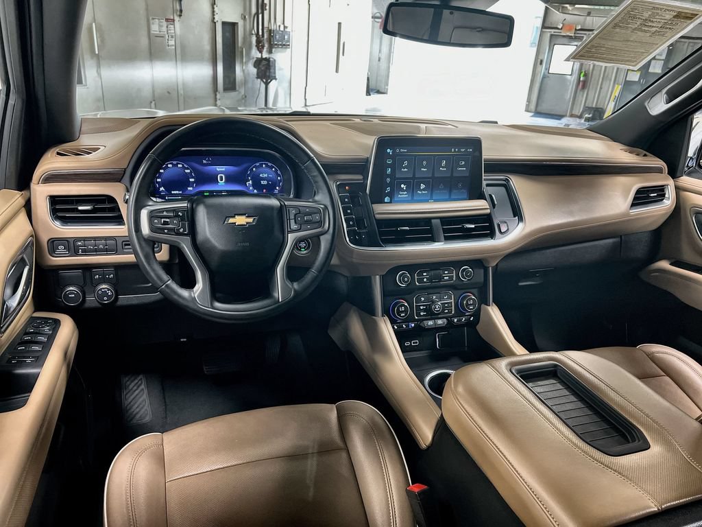 Used 2024 Chevrolet Suburban Premier RWD image 18