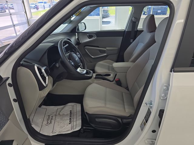 Certified 2025 Kia Soul LX FWD image 13