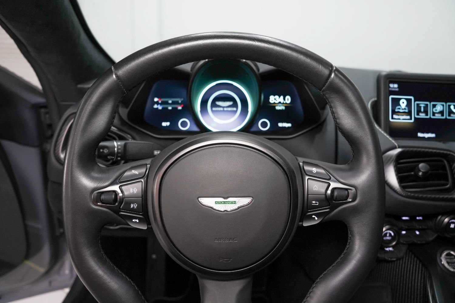 Used 2020 Aston Martin V8 Vantage AMR RWD image 50