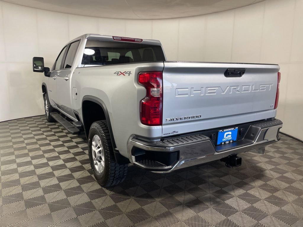 Used 2022 Chevrolet Silverado 2500 LT w/ Convenience Package AWD/4WD image 5