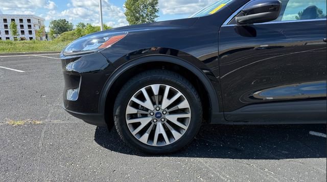 Used 2021 Ford Escape Titanium image 11