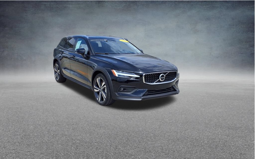 Used 2025 Volvo V60 B5 Cross Country Plus AWD/4WD image 9