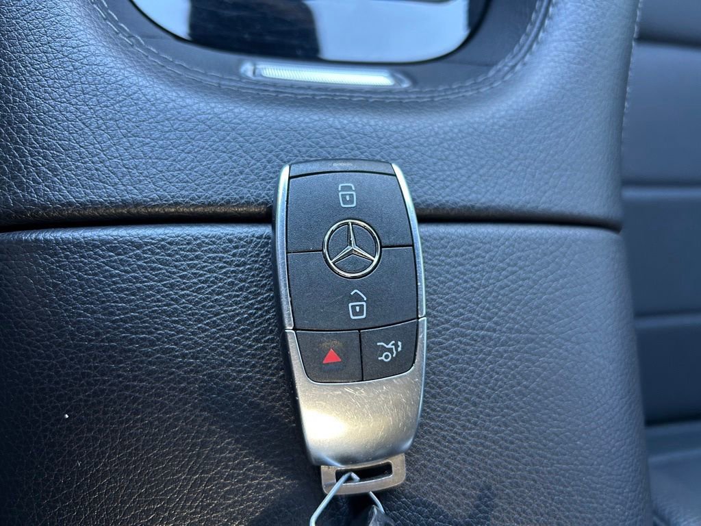 Used 2025 Mercedes-Benz GLS 450 4MATIC image 41