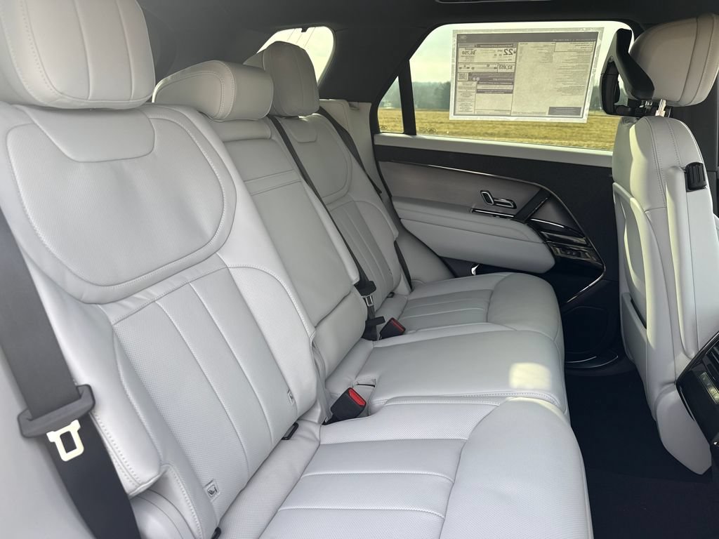 New 2026 Land Rover Range Rover Sport SE AWD/4WD image 15