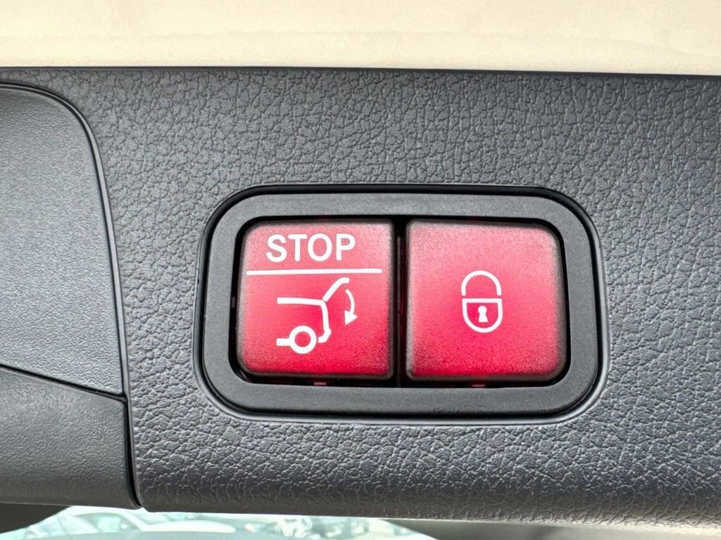 New 2025 Mercedes-Benz GLB 35 AMG GLB 35 AMGﾮ image 7