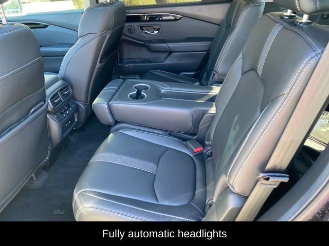 Used 2024 Honda Pilot Touring image 13