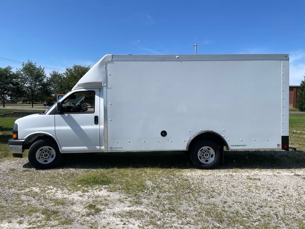 New 2025 GMC Savana 3500 w/ Power Convenience Package RWD image 4