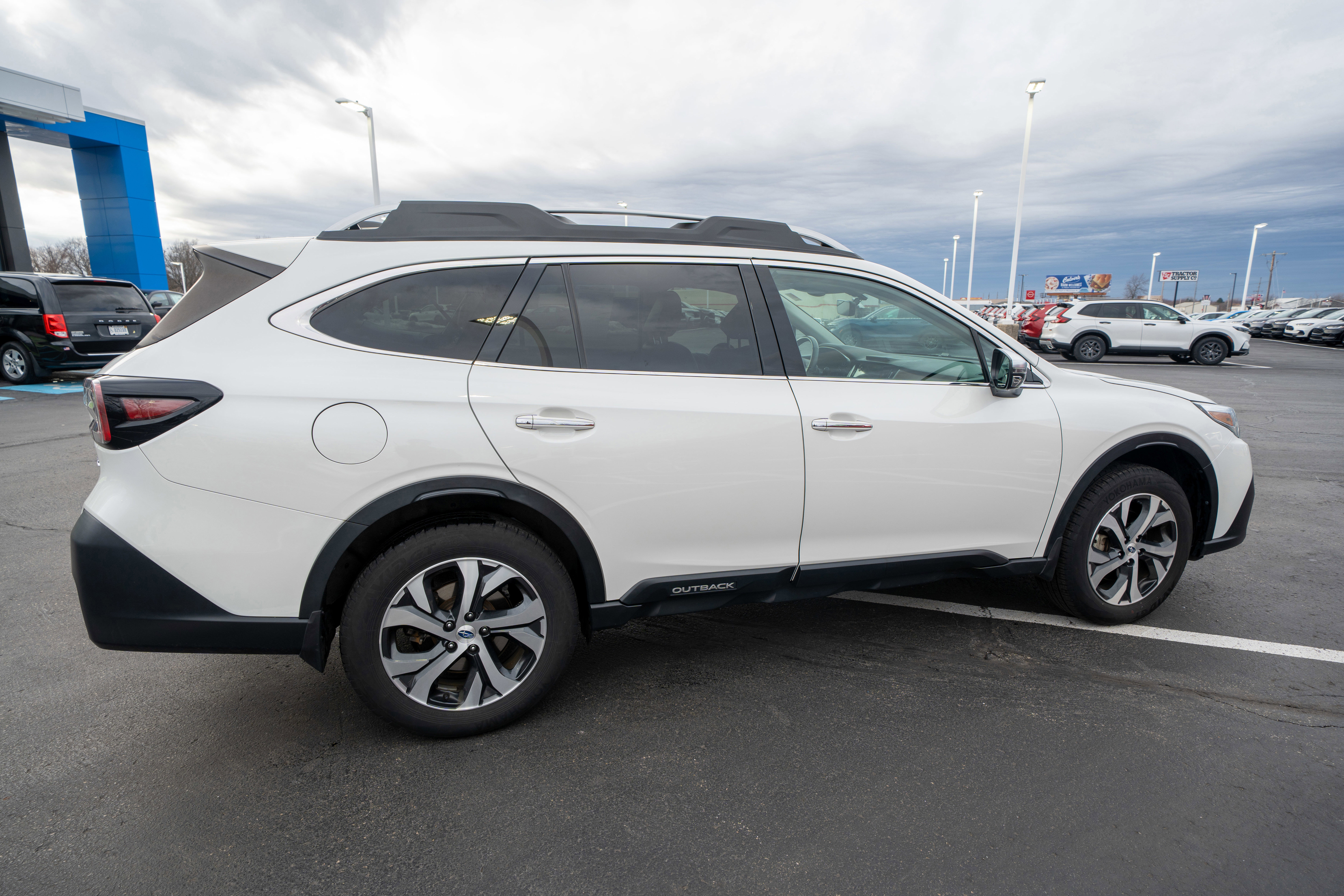 Used 2021 Subaru Outback Touring w/ Popular Package #2 image 6