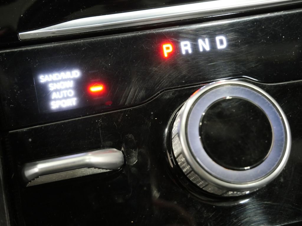 Used 2024 Jeep Grand Cherokee Limited w/ Luxury Tech Group II image 24