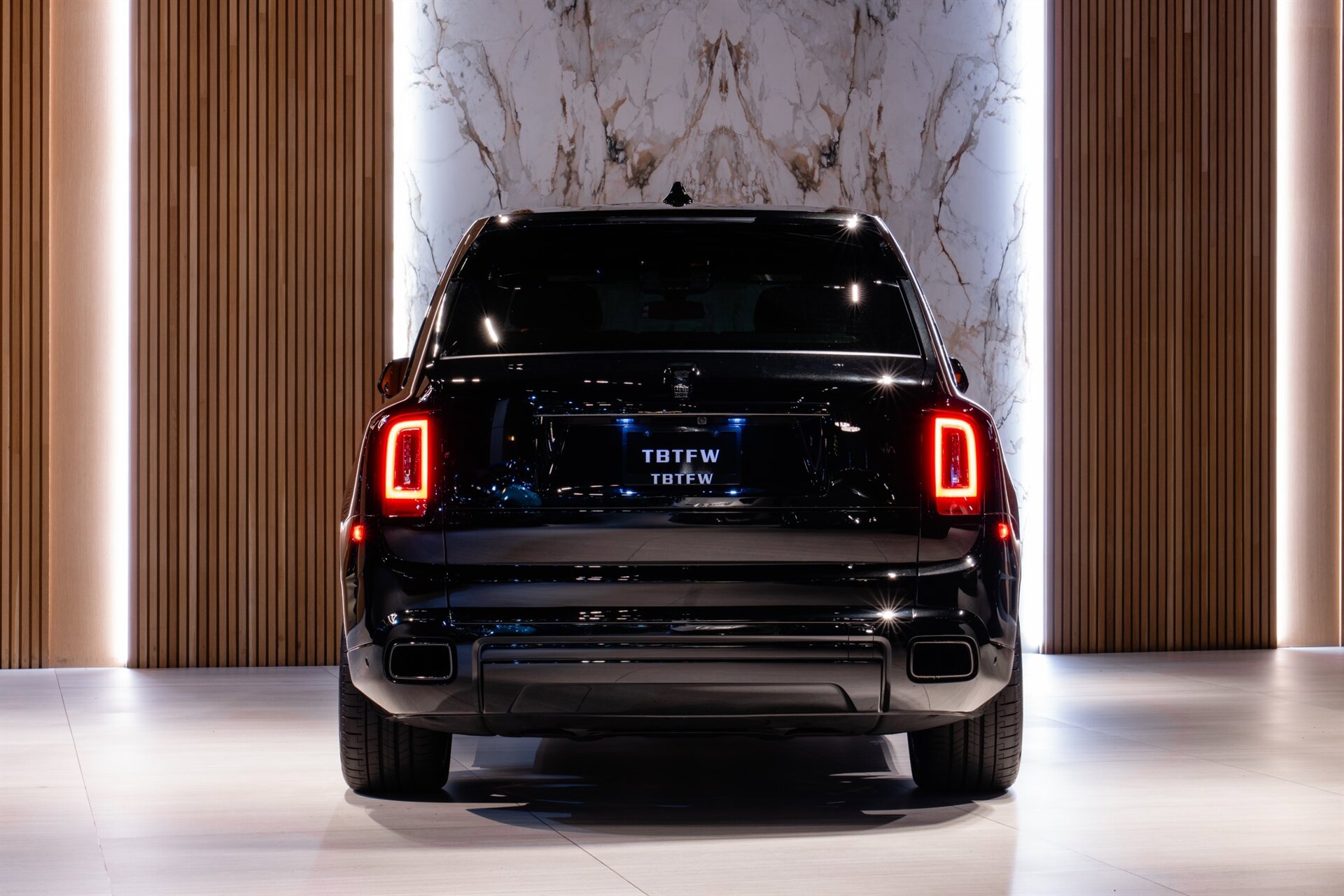 Used 2022 Rolls-Royce Cullinan Black Badge AWD/4WD image 7
