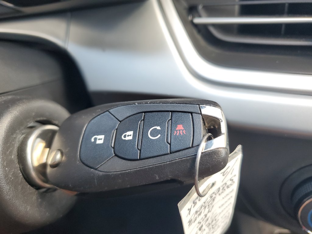 Used 2025 Chevrolet Trax RS w/ Driver Confidence Package FWD image 22