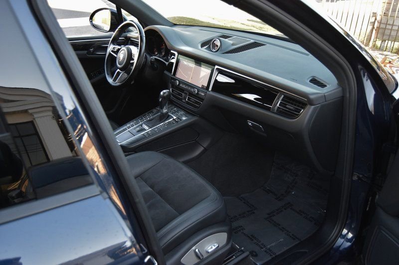 Used 2020 Porsche Macan image 19