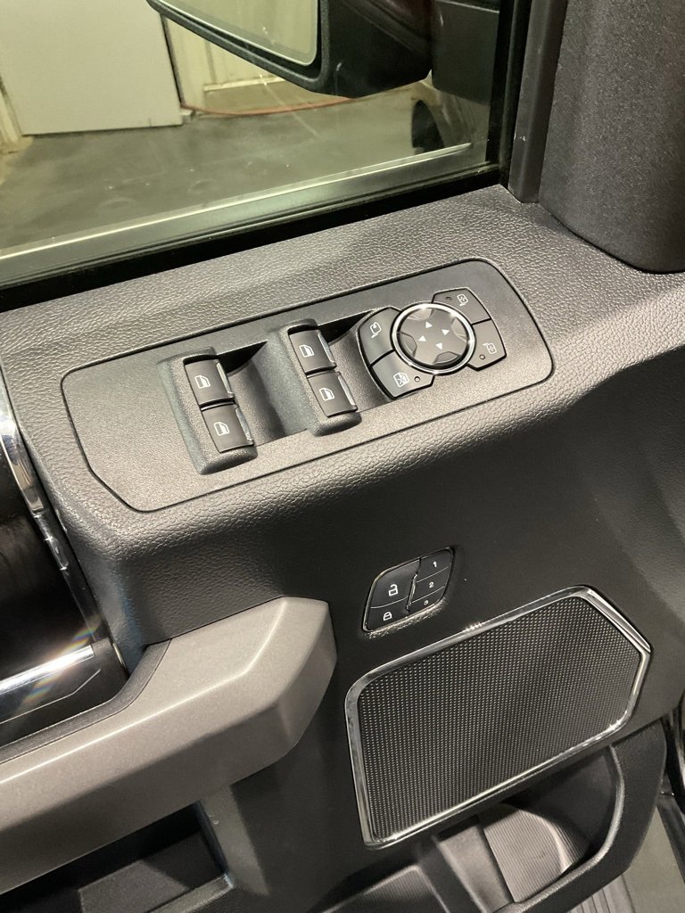 Used 2018 Ford F150 Platinum w/ Equipment Group 701A Luxury image 7