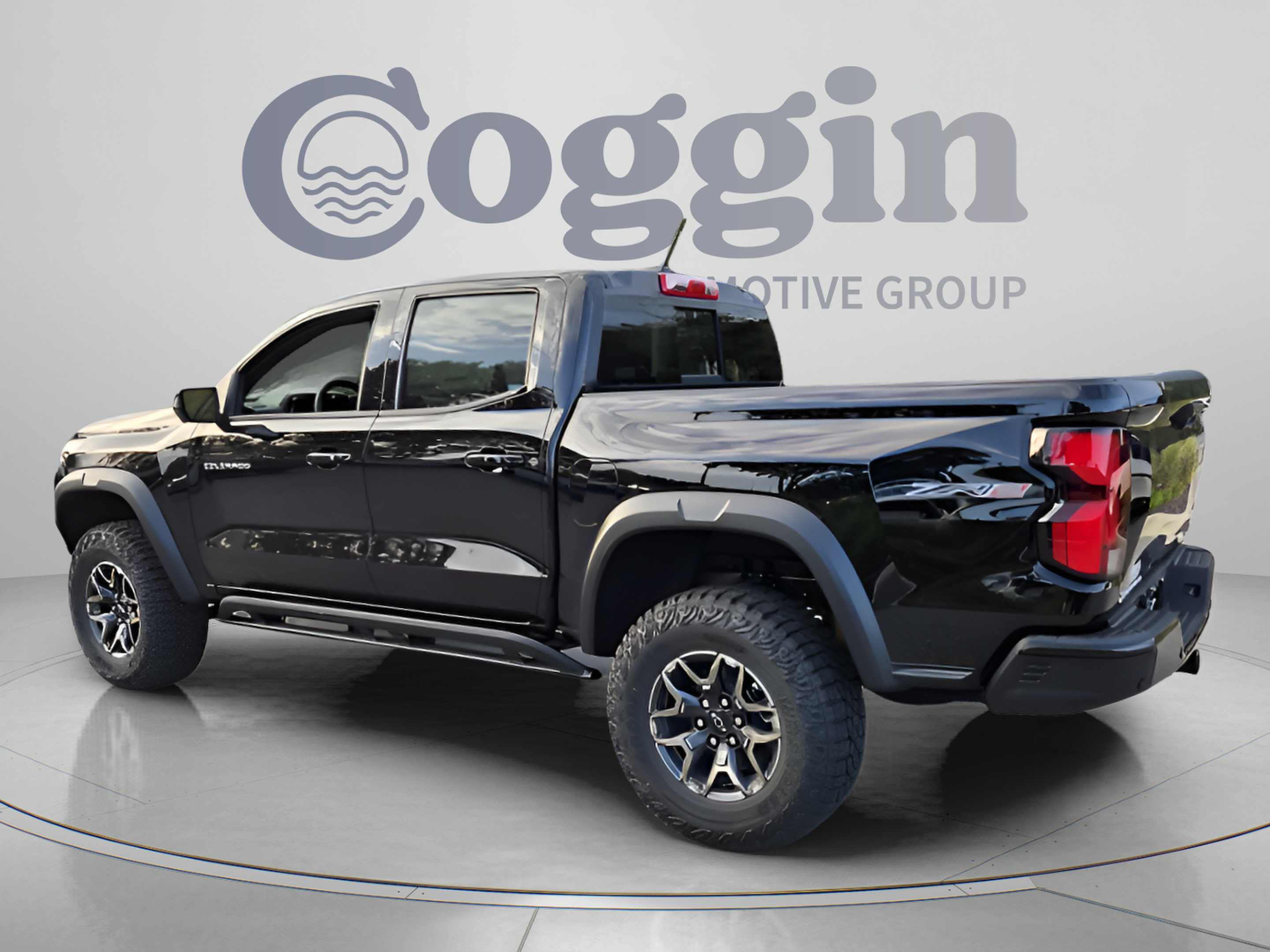 New 2026 Chevrolet Colorado ZR2 w/ Technology Package AWD/4WD image 3
